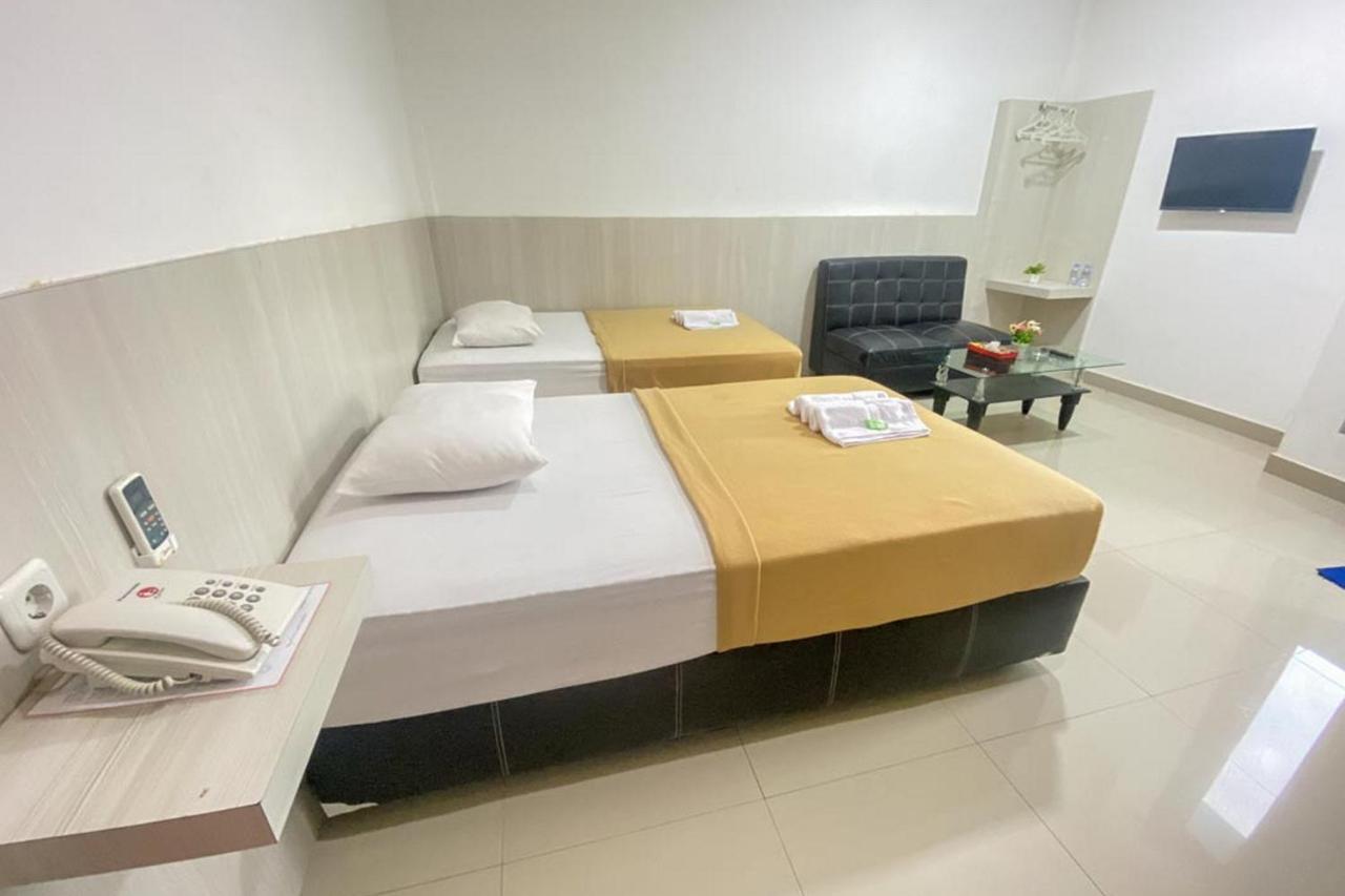 Hotel Giga Sidrap Rappang Esterno foto