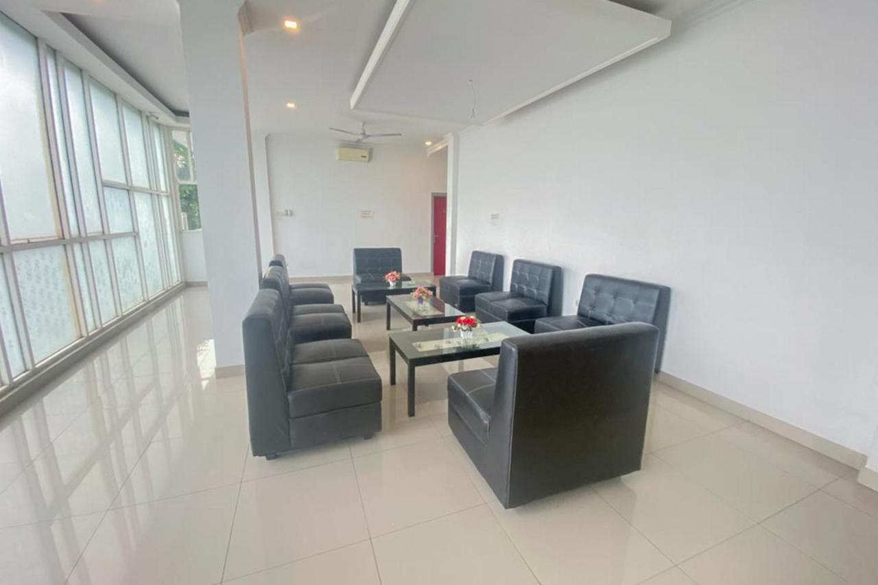 Hotel Giga Sidrap Rappang Esterno foto